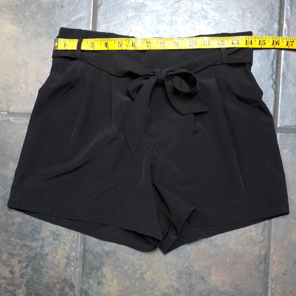 Shorts - Picture 2 of 3
